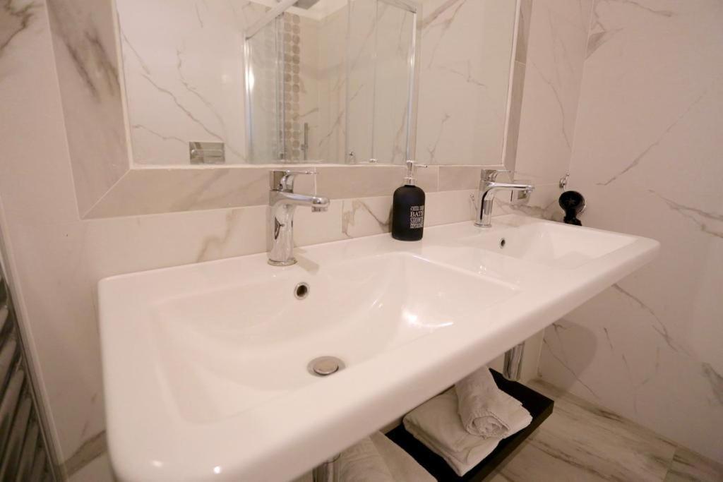 P-Suite Plaza Roma Buitenkant foto